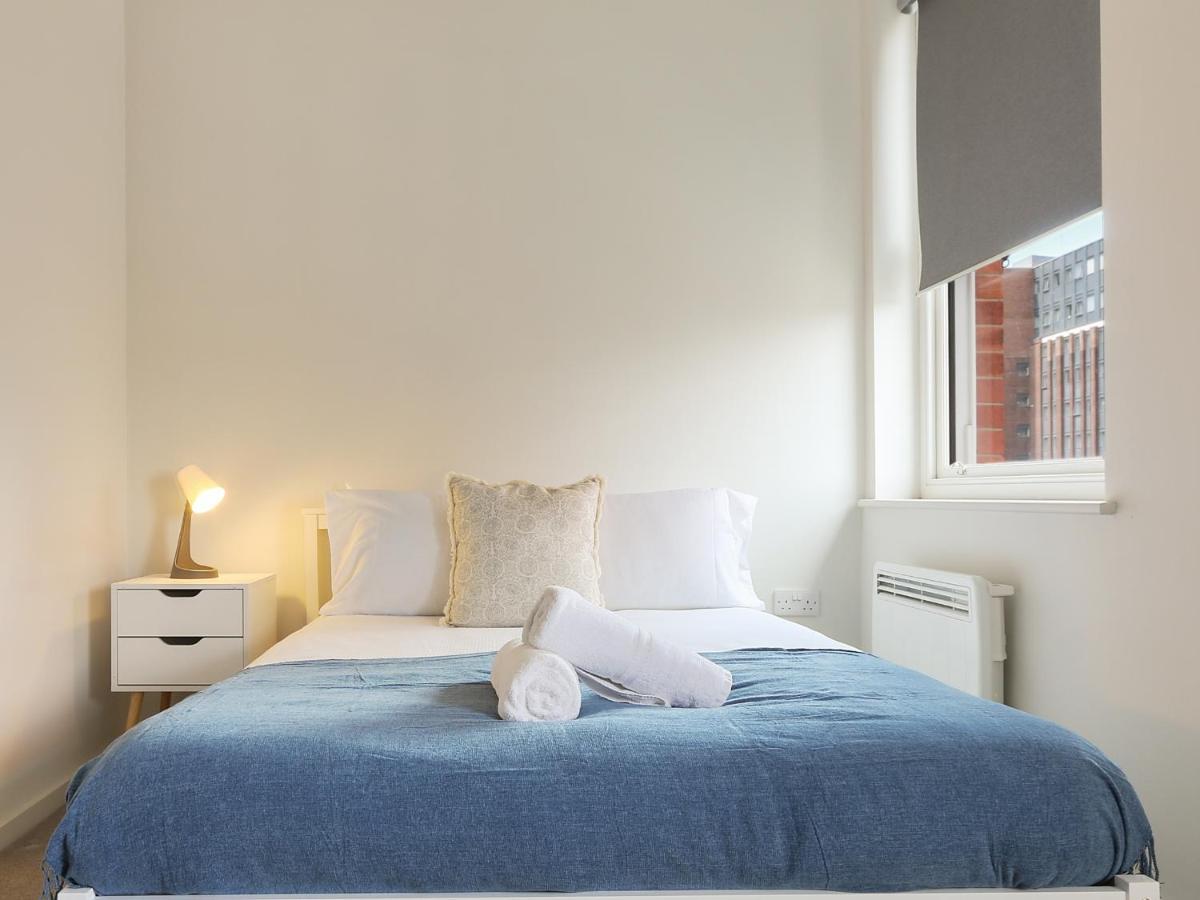 Modern 2-Bed Apartment, Free Parking, City Centre, Netflix & Pet Friendly - Hosted By Stay Host Save Sheffield Buitenkant foto