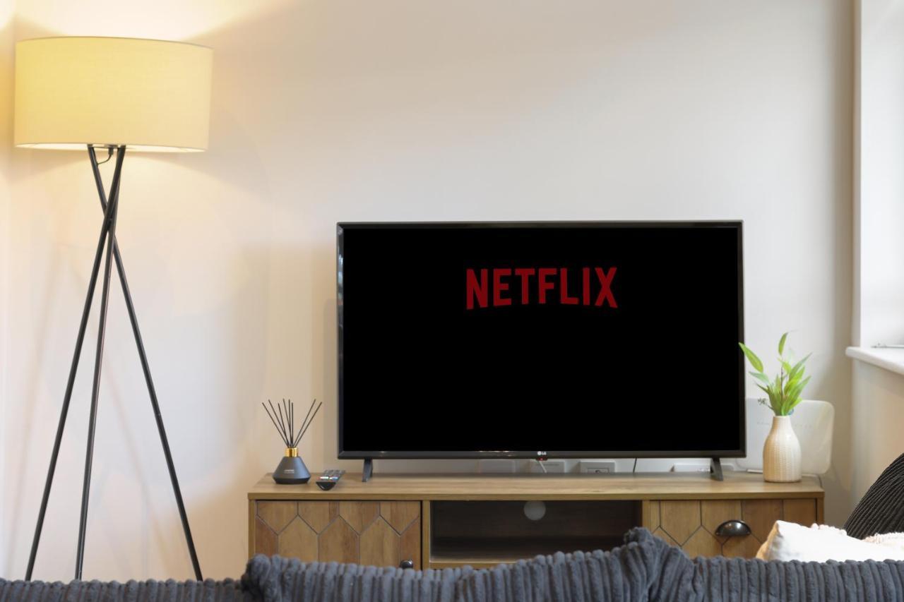 Modern 2-Bed Apartment, Free Parking, City Centre, Netflix & Pet Friendly - Hosted By Stay Host Save Sheffield Buitenkant foto