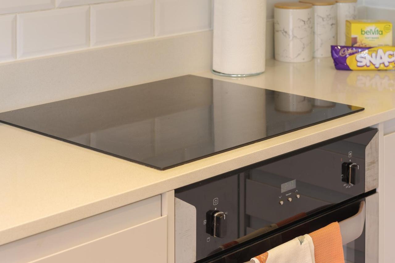 Modern 2-Bed Apartment, Free Parking, City Centre, Netflix & Pet Friendly - Hosted By Stay Host Save Sheffield Buitenkant foto