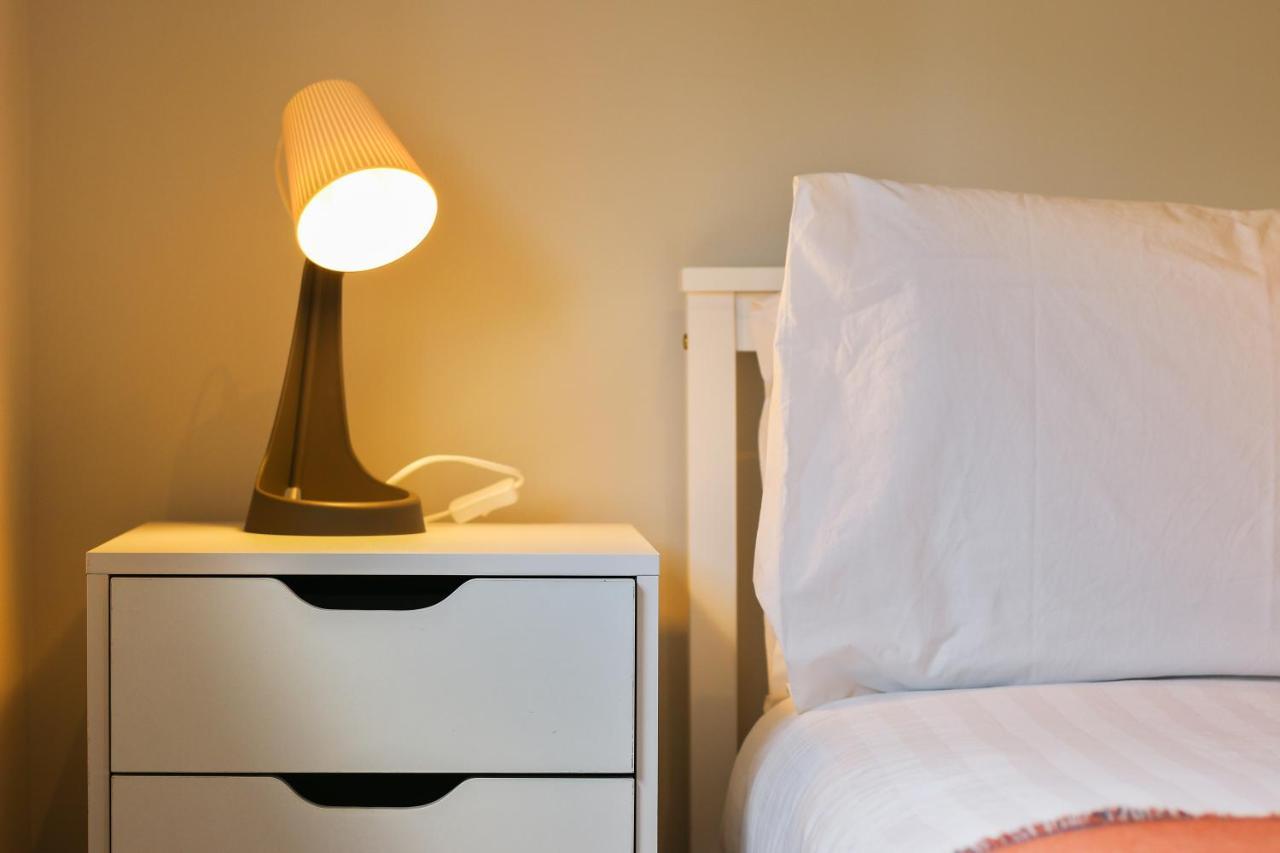 Modern 2-Bed Apartment, Free Parking, City Centre, Netflix & Pet Friendly - Hosted By Stay Host Save Sheffield Buitenkant foto