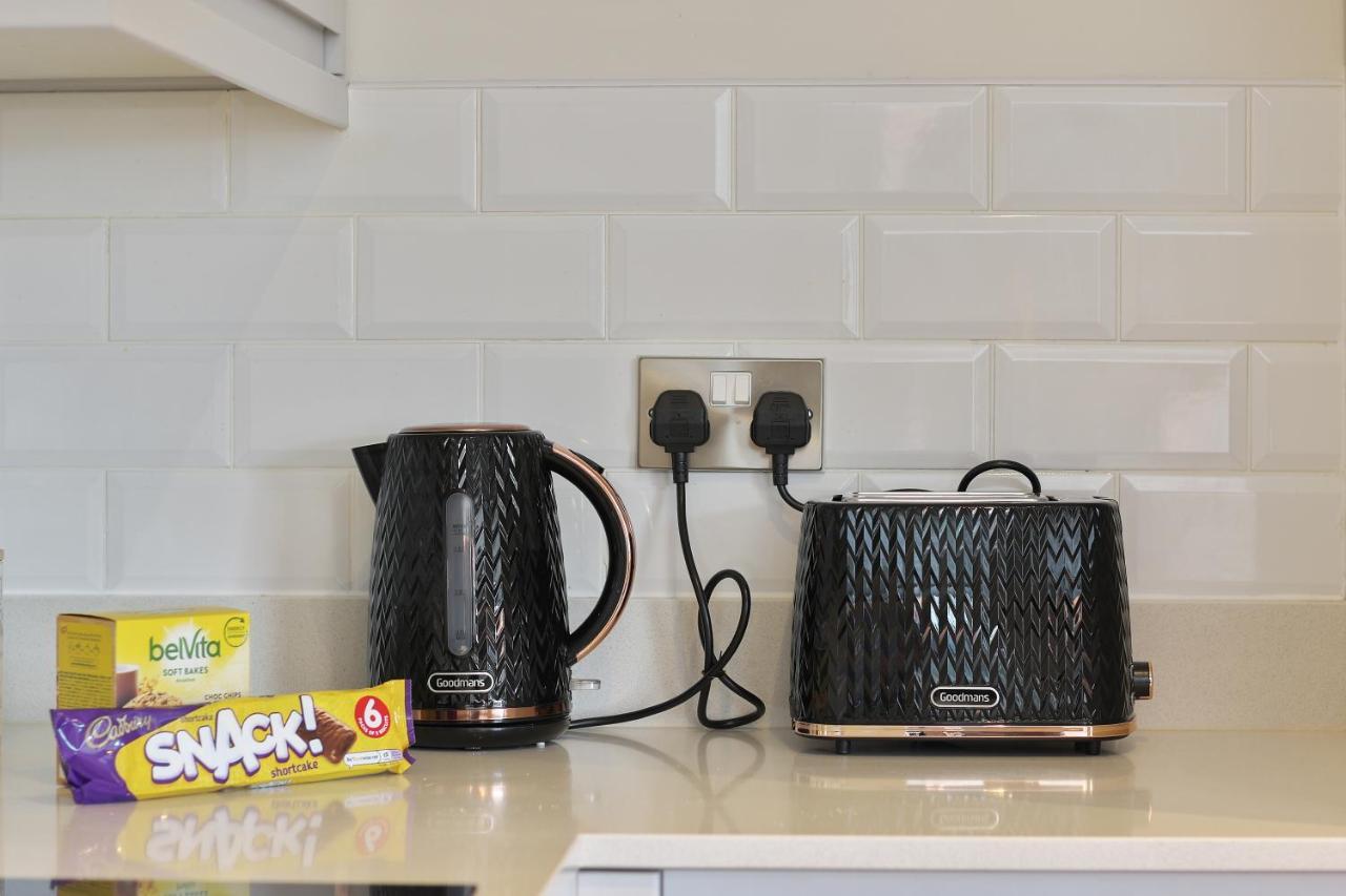 Modern 2-Bed Apartment, Free Parking, City Centre, Netflix & Pet Friendly - Hosted By Stay Host Save Sheffield Buitenkant foto