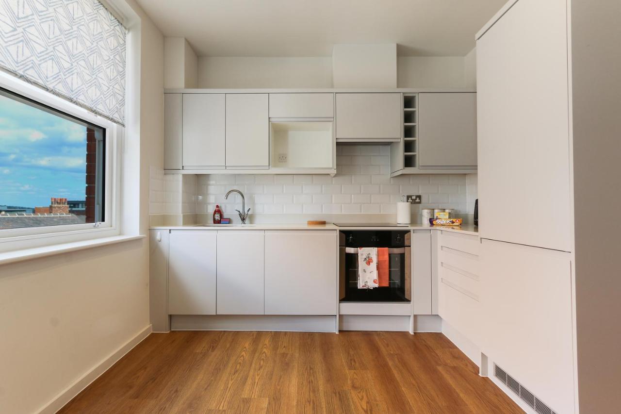 Modern 2-Bed Apartment, Free Parking, City Centre, Netflix & Pet Friendly - Hosted By Stay Host Save Sheffield Buitenkant foto