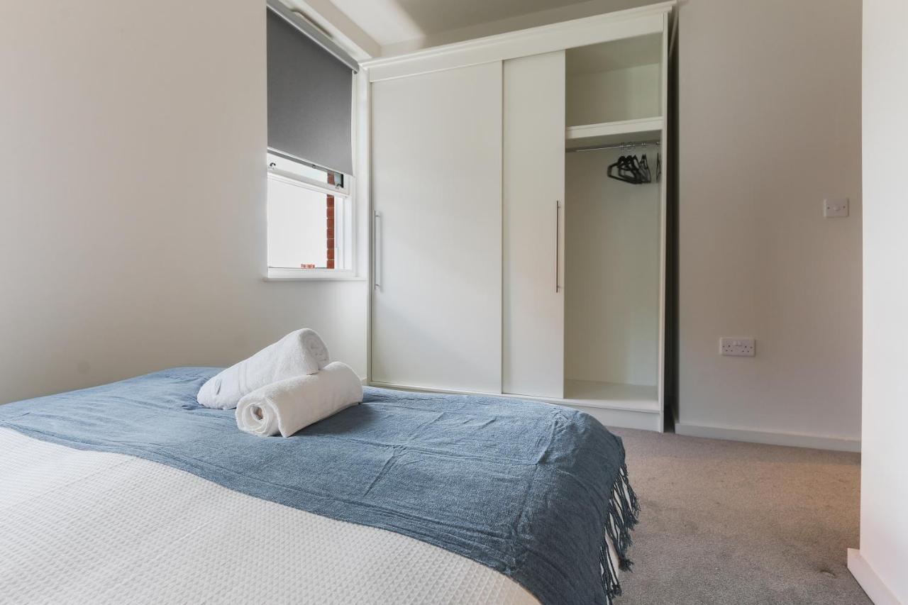 Modern 2-Bed Apartment, Free Parking, City Centre, Netflix & Pet Friendly - Hosted By Stay Host Save Sheffield Buitenkant foto