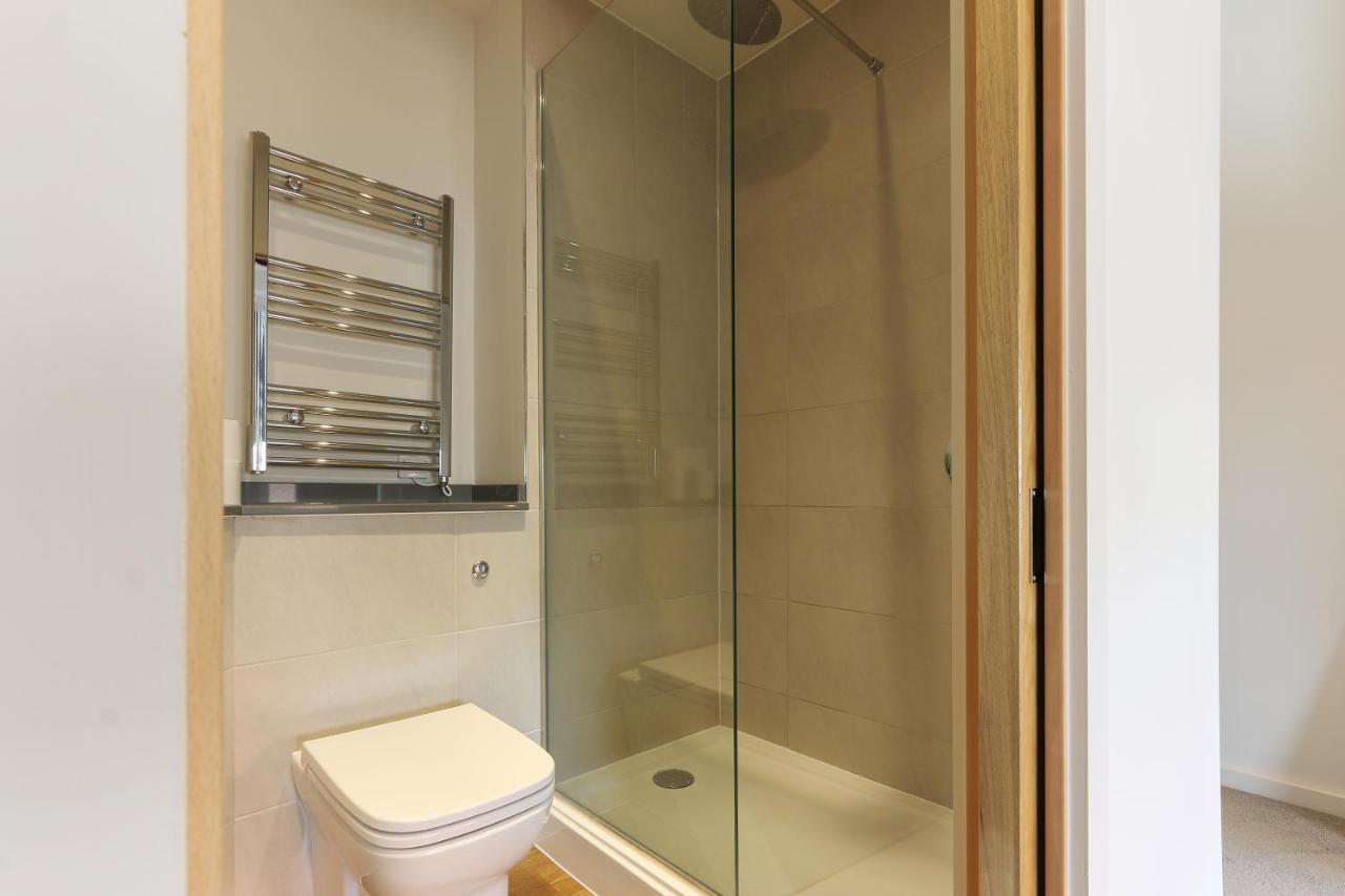 Modern 2-Bed Apartment, Free Parking, City Centre, Netflix & Pet Friendly - Hosted By Stay Host Save Sheffield Buitenkant foto